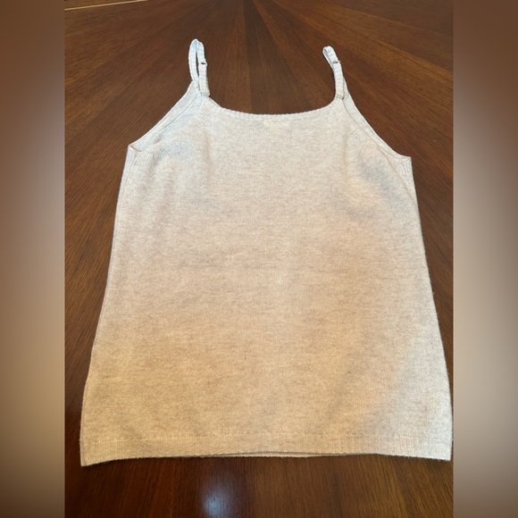 Minnie Rose Cashmere V-Neck Tank Top | Luxury Knit - Picture 9 of 9